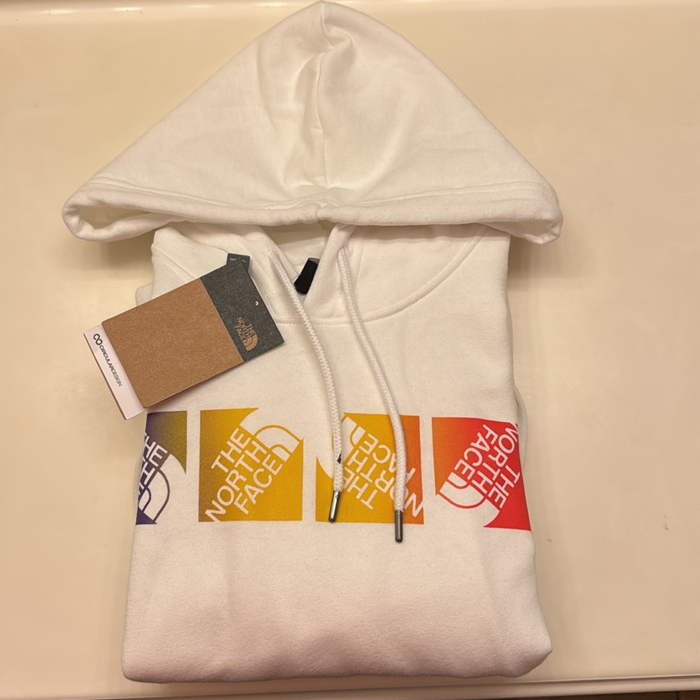 The North Face Men’s Hoodie Pullover - Picture 9 of 9